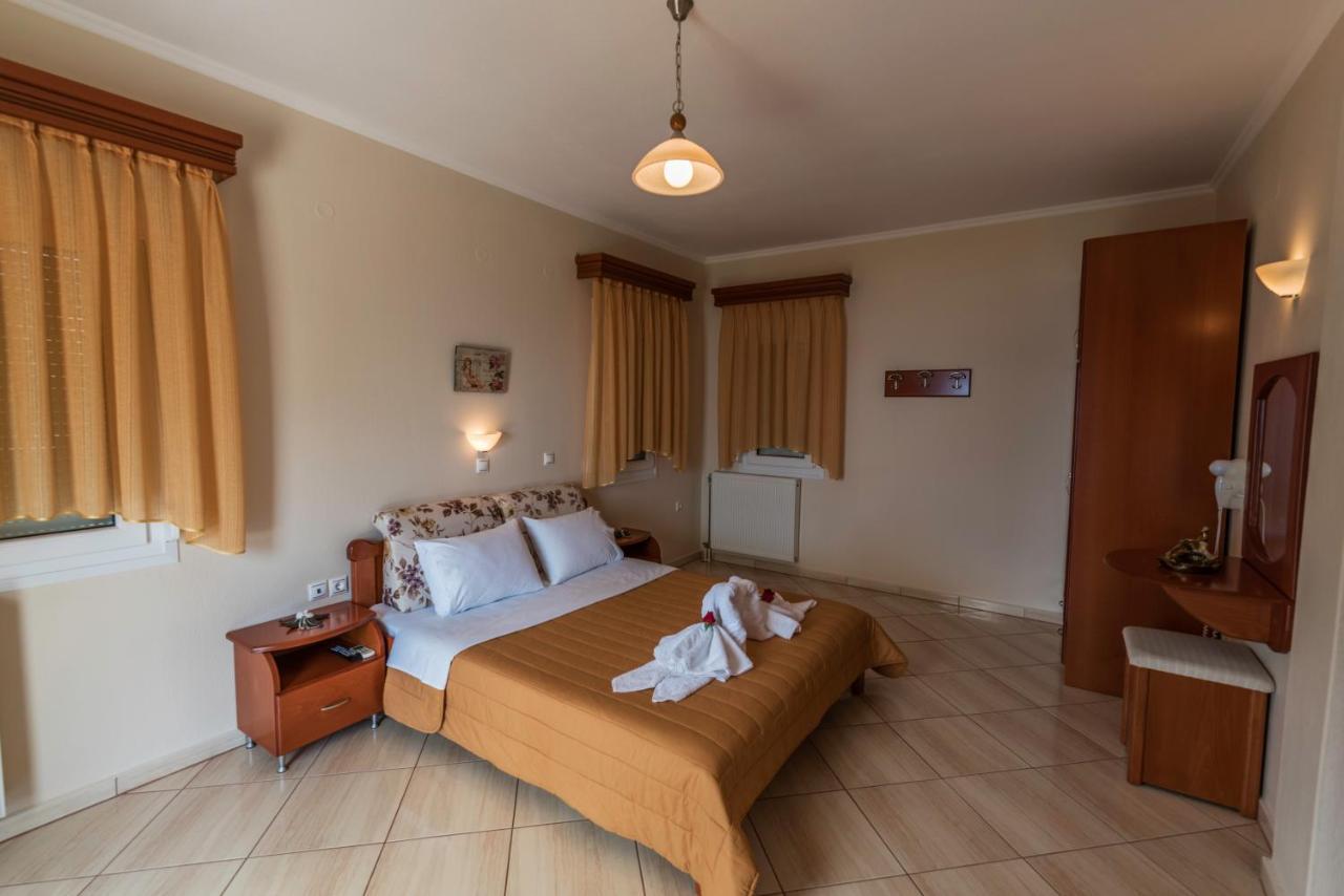 Anna Apartments Chrisi Ammoudia Esterno foto