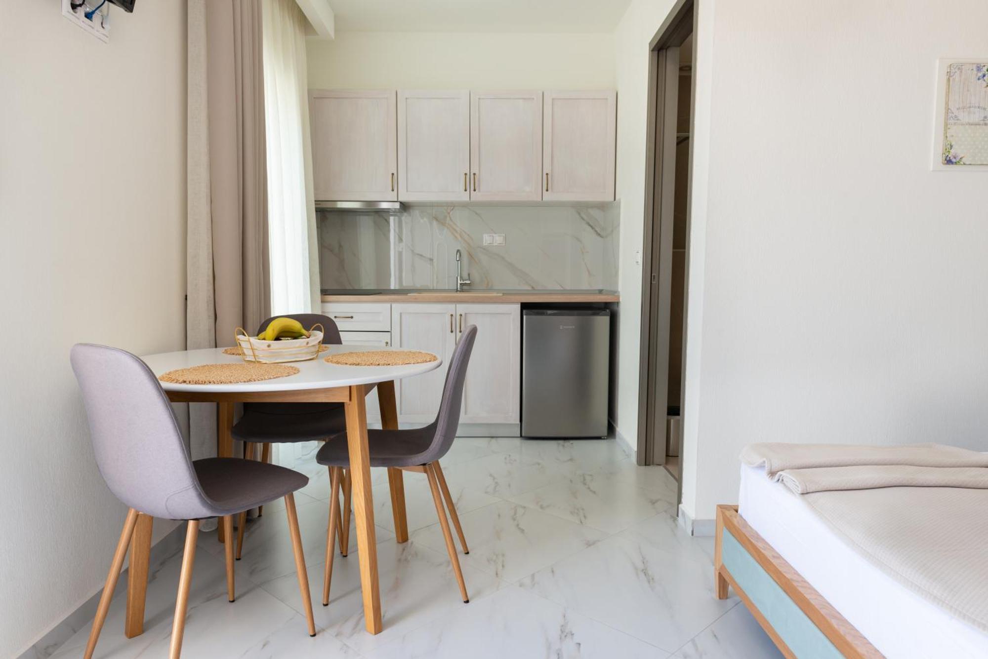 Anna Apartments Chrisi Ammoudia Esterno foto