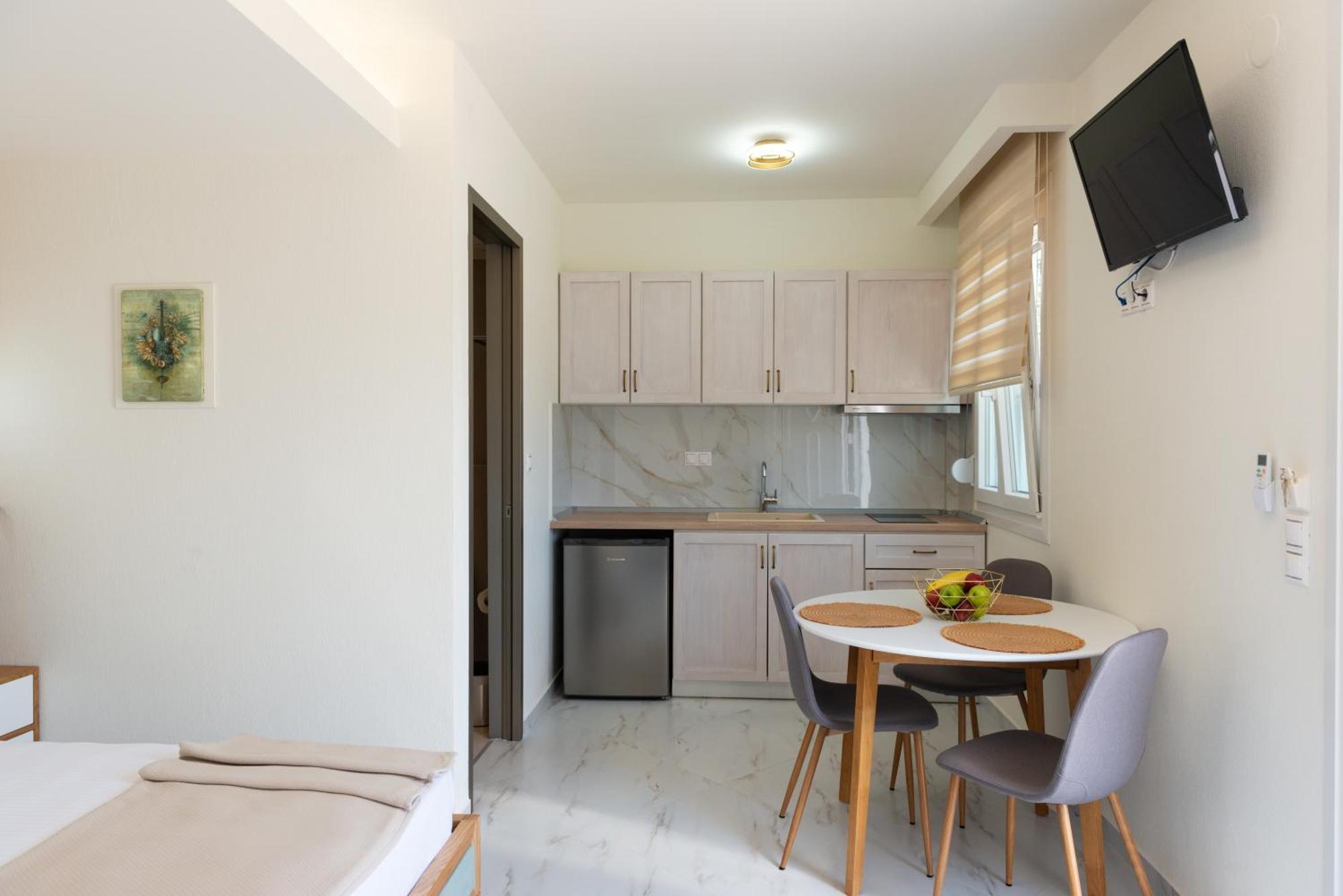 Anna Apartments Chrisi Ammoudia Esterno foto